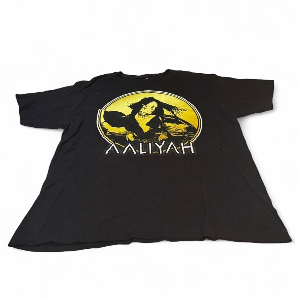 Aaliyah Graphic short sleeve Tee in Black and Yellow